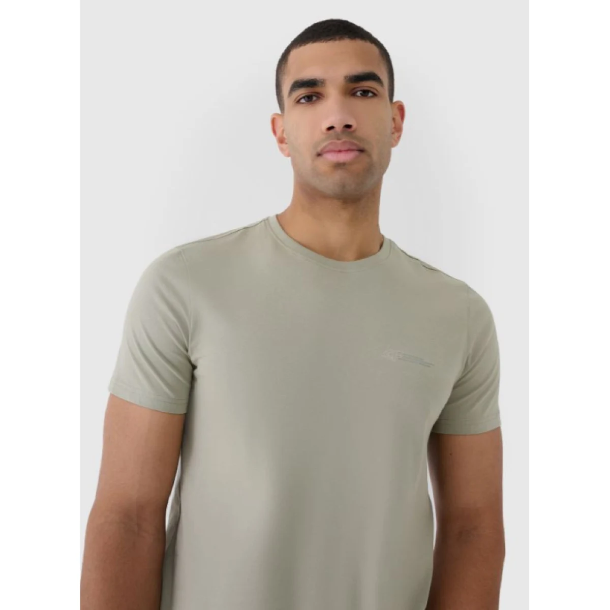 Pánske tričko s krátkym rukávom 4F TSHIRT M2003-44S-OLIVE · záber 2