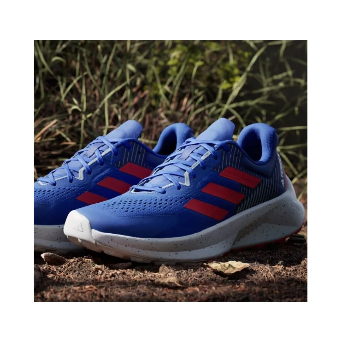 Pánska bežecká trailová obuv ADIDAS Terrex Soulstride Flow M dash grey pure ruby semi lucid blue · záber 2