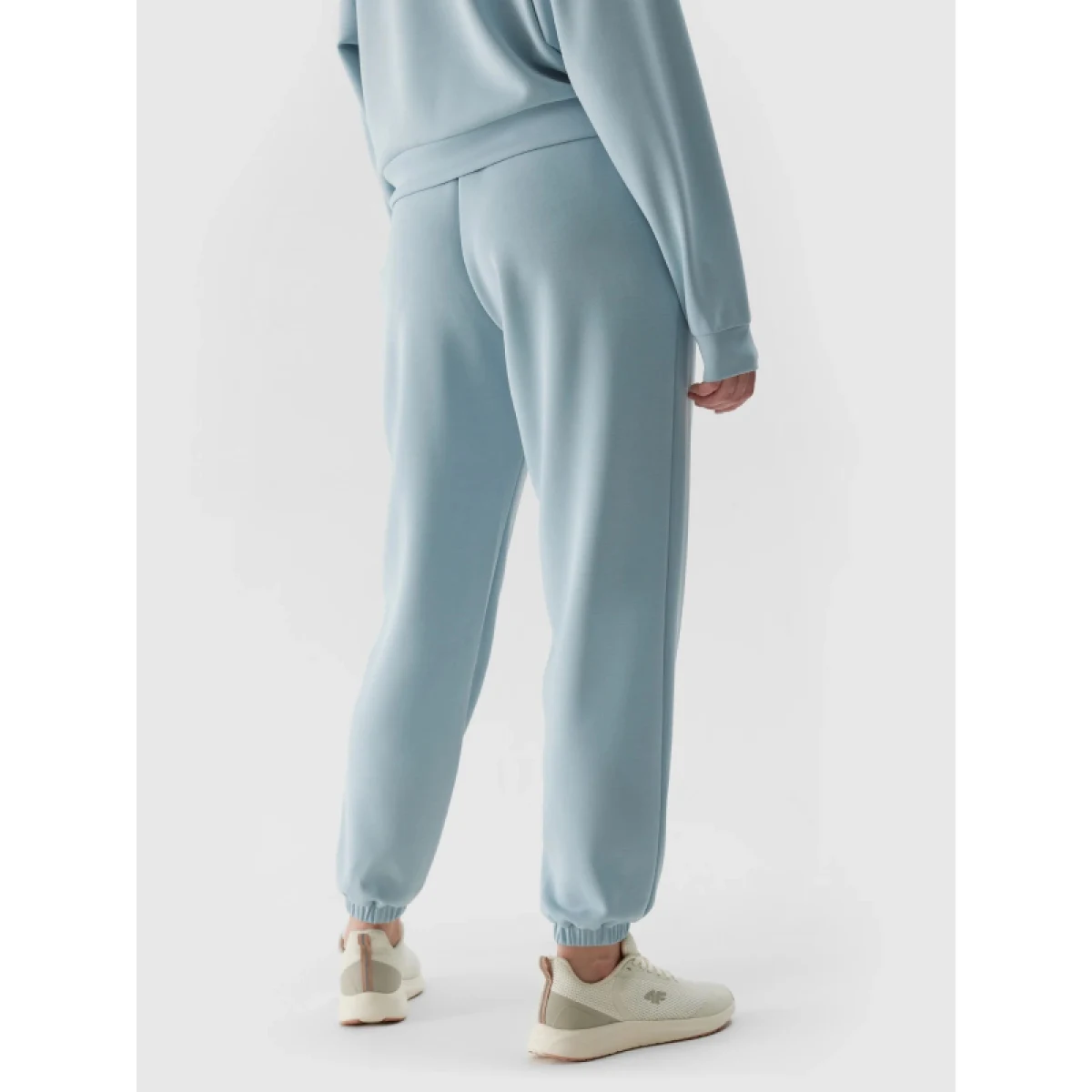 Dámske tepláky 4F TROUSERS-4FWSS24TTROF642-34S-LIGHT BLUE · záber 4