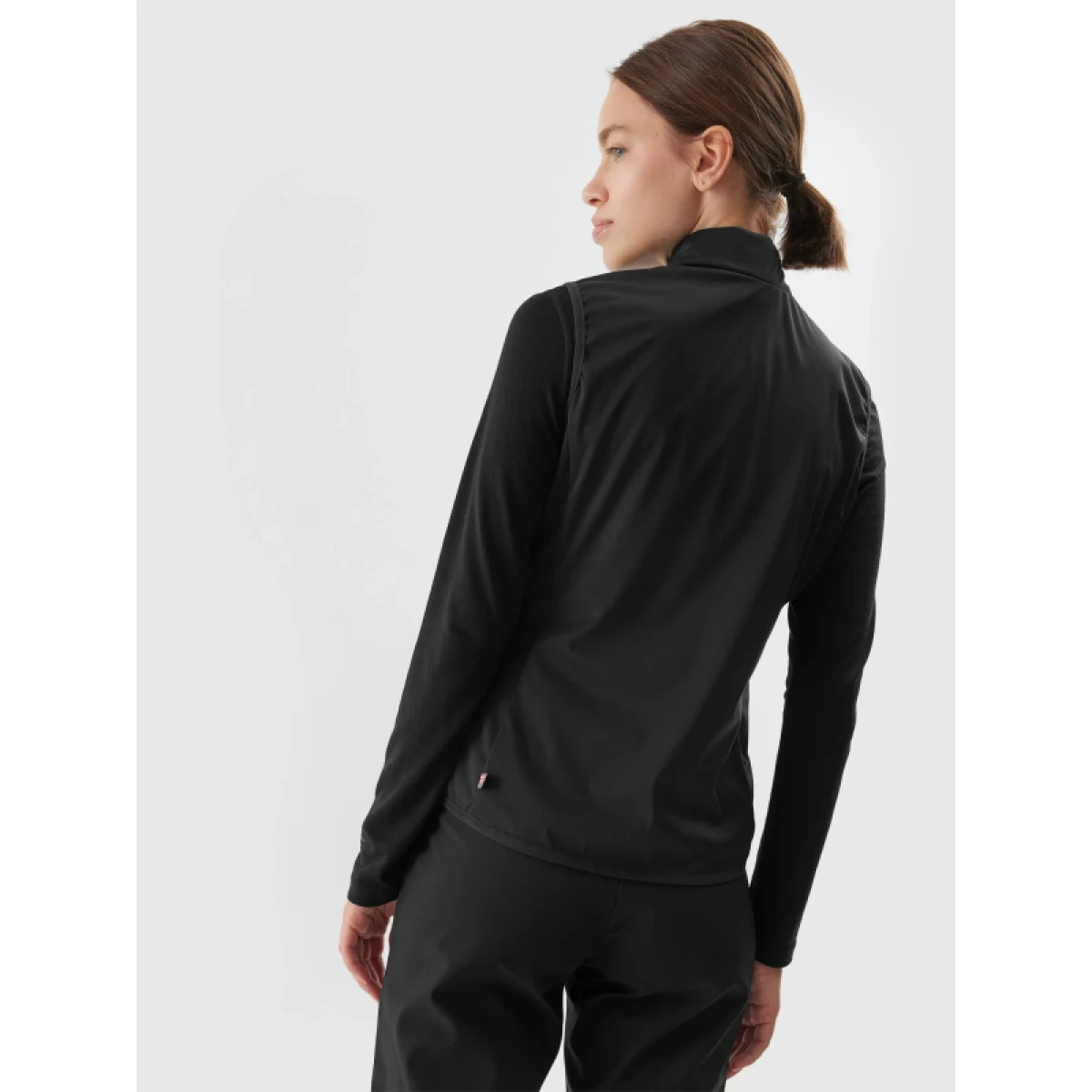 Dámska turistická vesta 4F VEST-AW23TVJAF048-20S-DEEP BLACK · záber 4