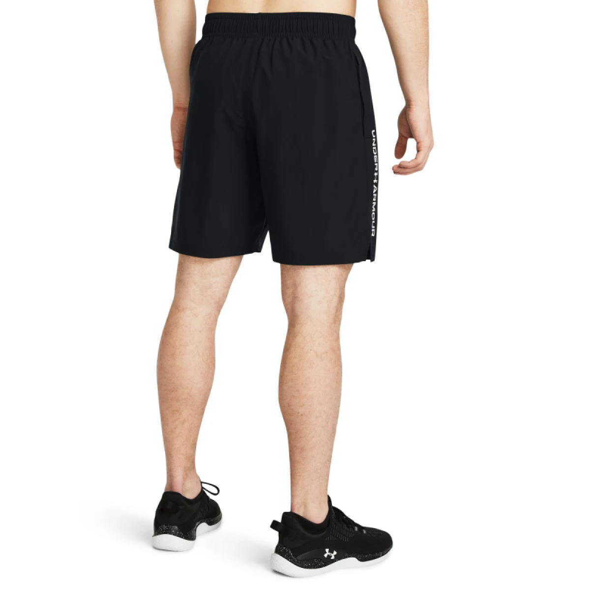 Pánske tréningové kraťasy UNDER ARMOUR UA Tech Woven Wordmark Short-BLK · záber 3