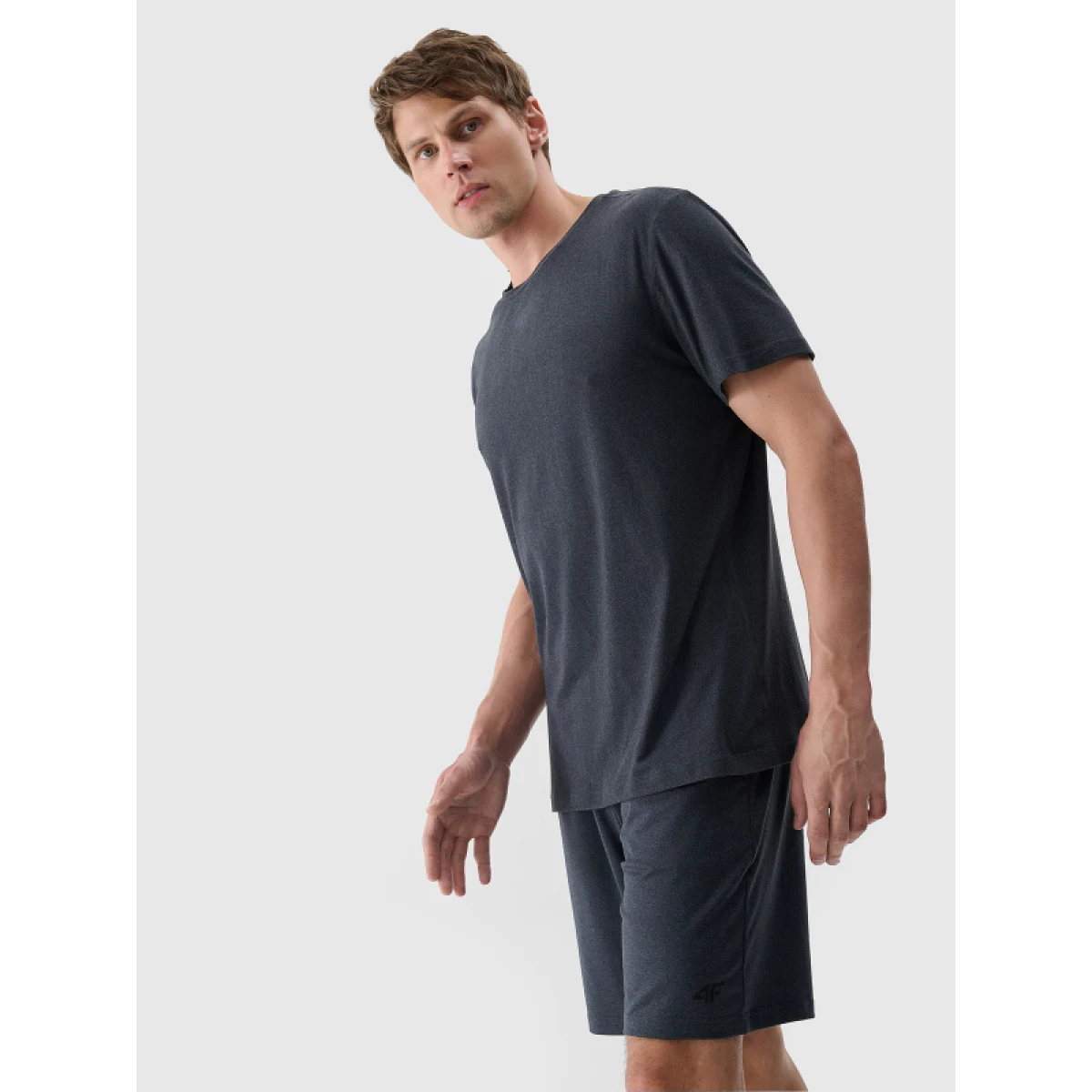 Pánske tréningové tričko s krátkym rukávom 4F TSHIRT FNK M1344-22M-ANTHRACITE MELANGE · záber 2