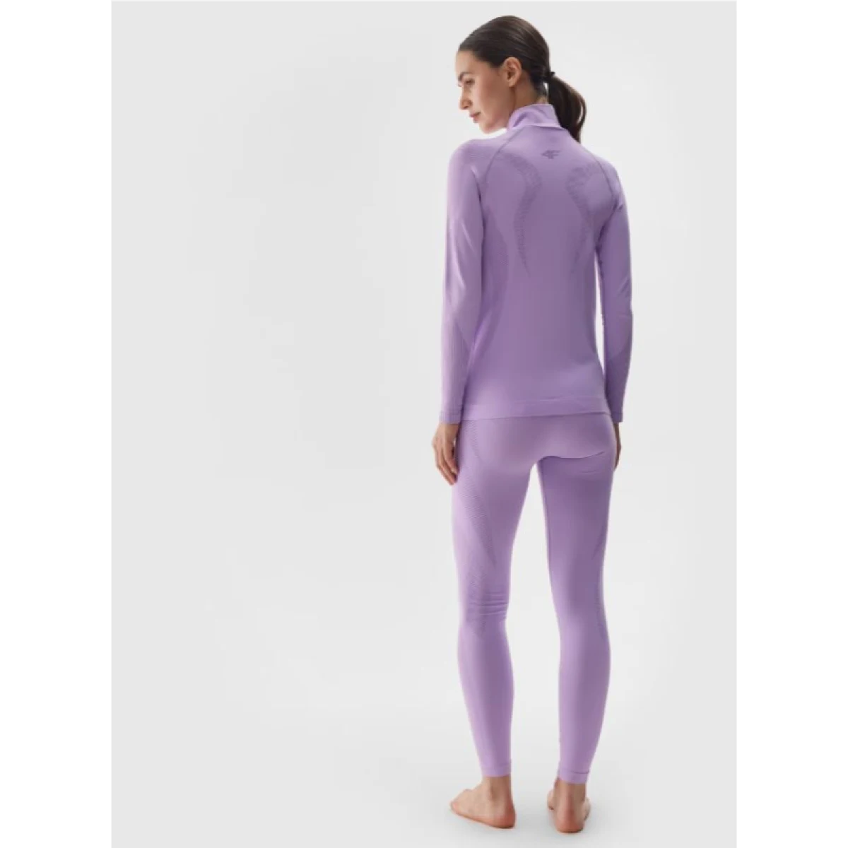Dámske termo nohavice 4F SEAMLESS UNDERWEAR-WAW24USEAF159-52S-LIGHT VIOLET · záber 4