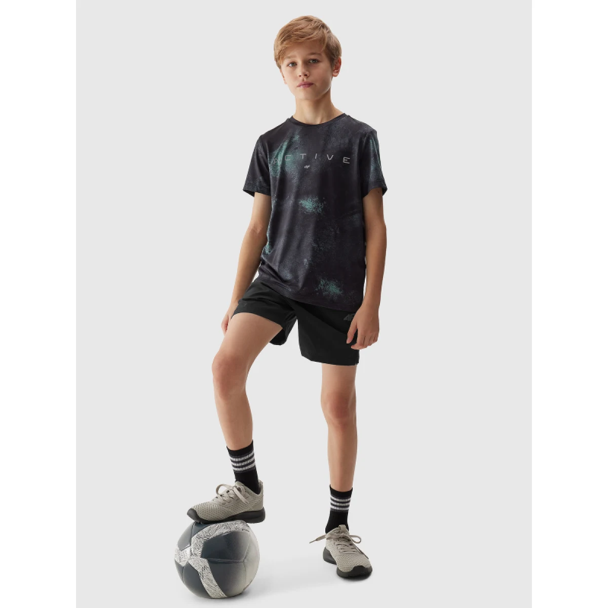 Chlapčenské tréningové tričko s krátkym rukávom 4F JUNIOR TSHIRT FNK-4FJWSS24TFTSM694-41A-GREEN ALLOVER · záber 4