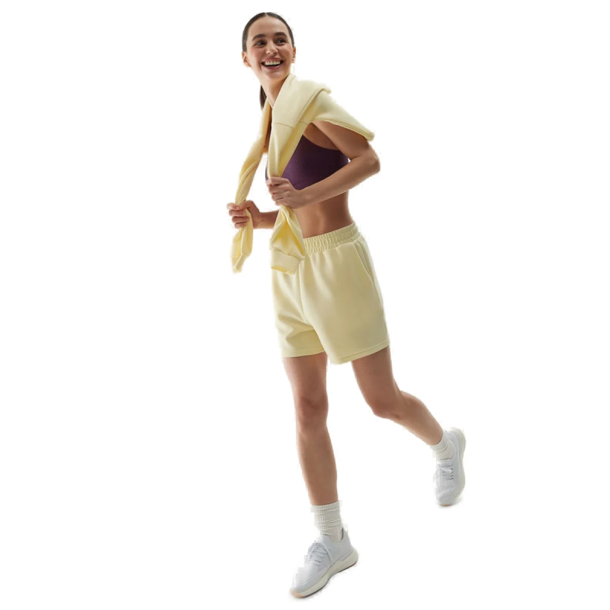 Dámske teplákové kraťasy 4F SHORTS CAS-WSS24TSHOF324-73S-LIGHT LEMON · záber 3