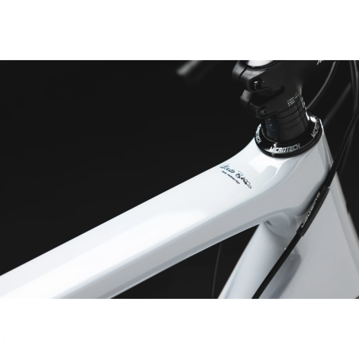 Cestný bicykel BASSO Venta disc, stone gray, Shimano 105, Microtech MCT · záber 3