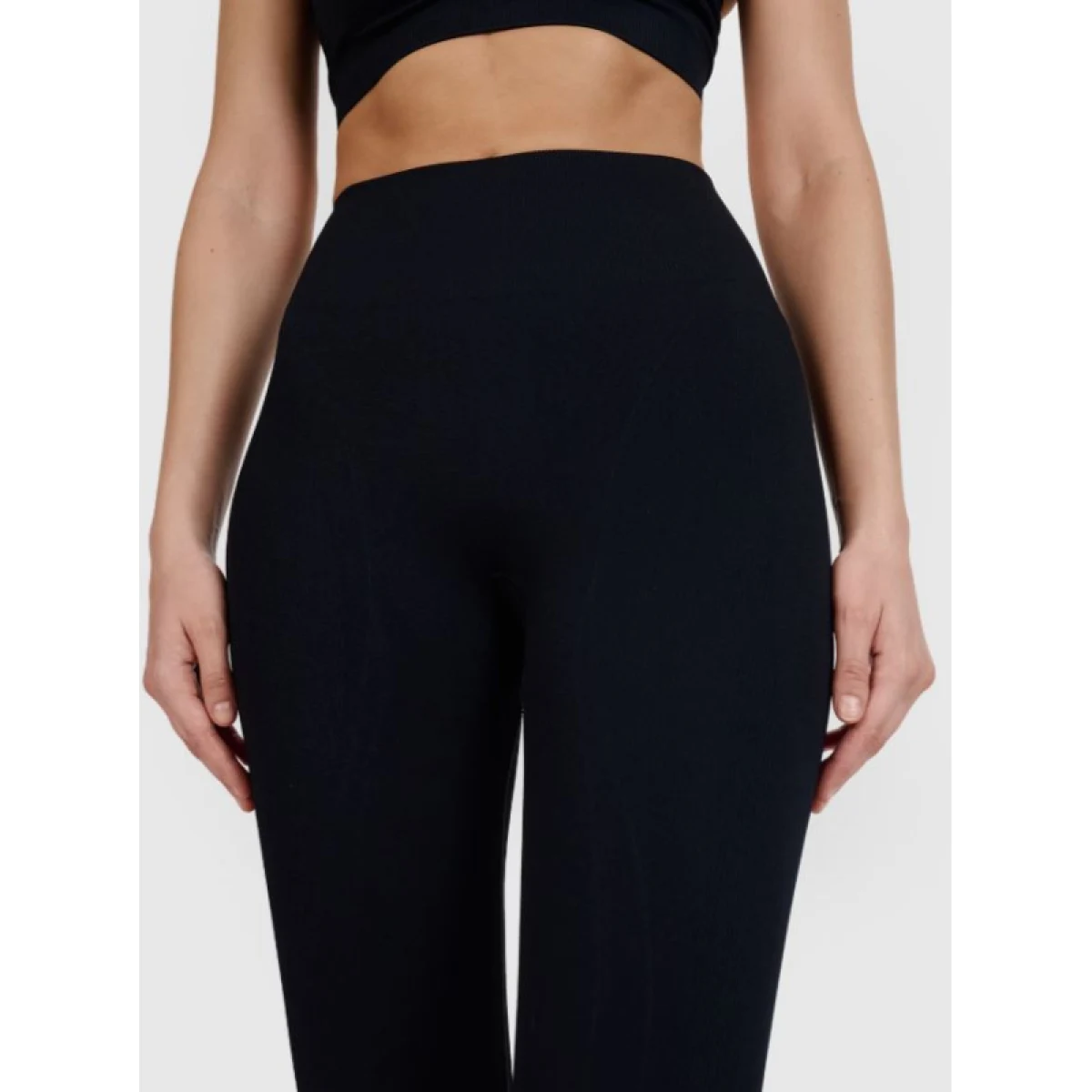 Dámske legíny 4F TIGHTS FNK F347-20S-DEEP BLACK · záber 4