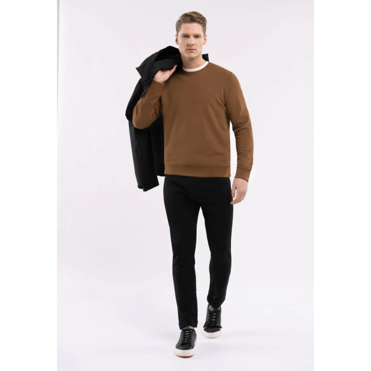 Pánske tepláky VOLCANO N-DEN-700-BLACK · záber 3