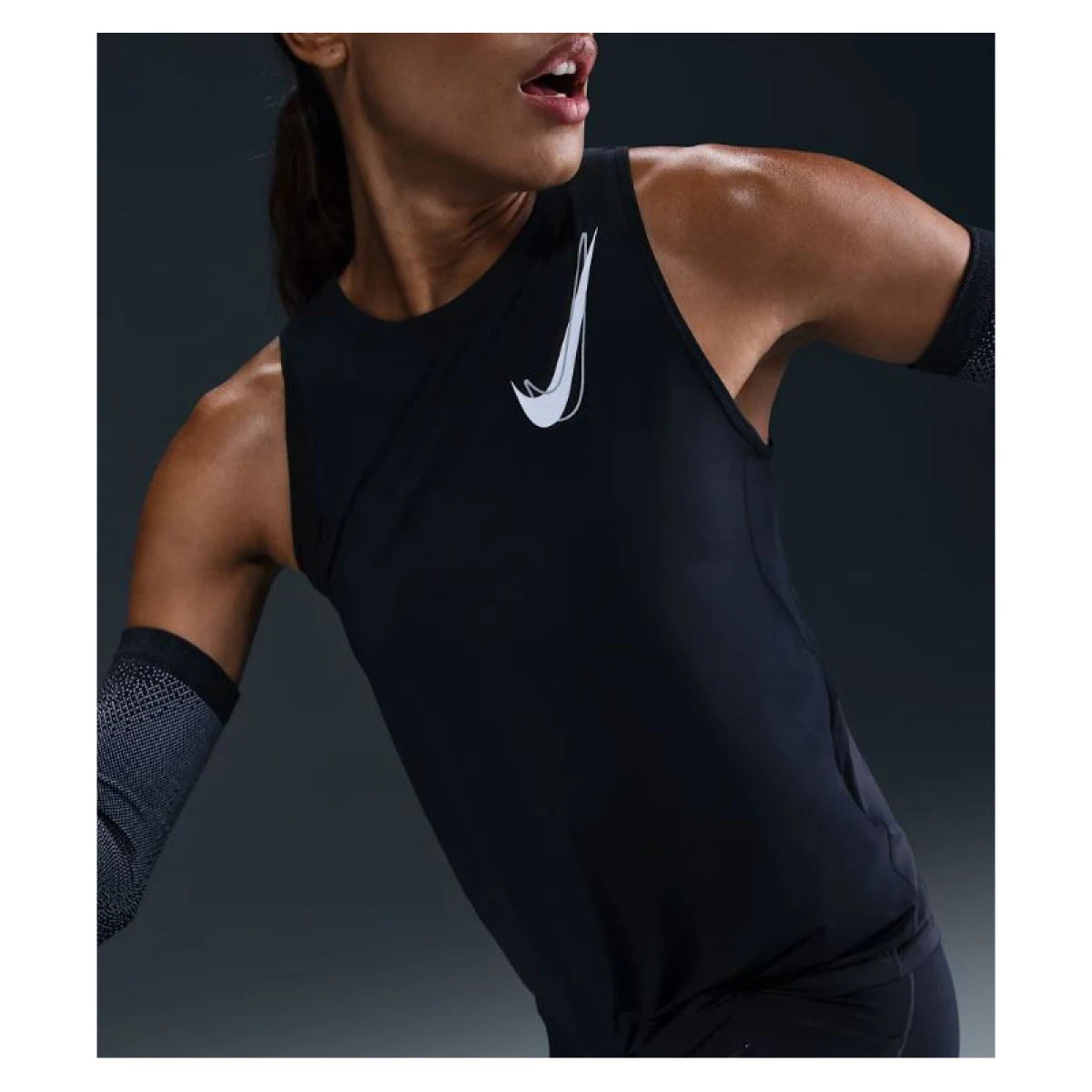 Dámske bežecké tielko NIKE W NK ONE SWSH HBR DF TANK · záber 4