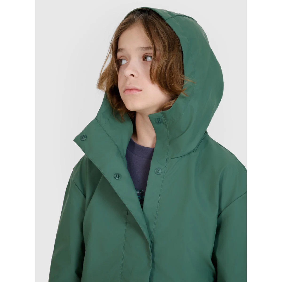 Chlapčenská nepremokavá bunda 4F JUNIOR JACKET-JWSS25TJACU213-41S-GREEN · záber 3