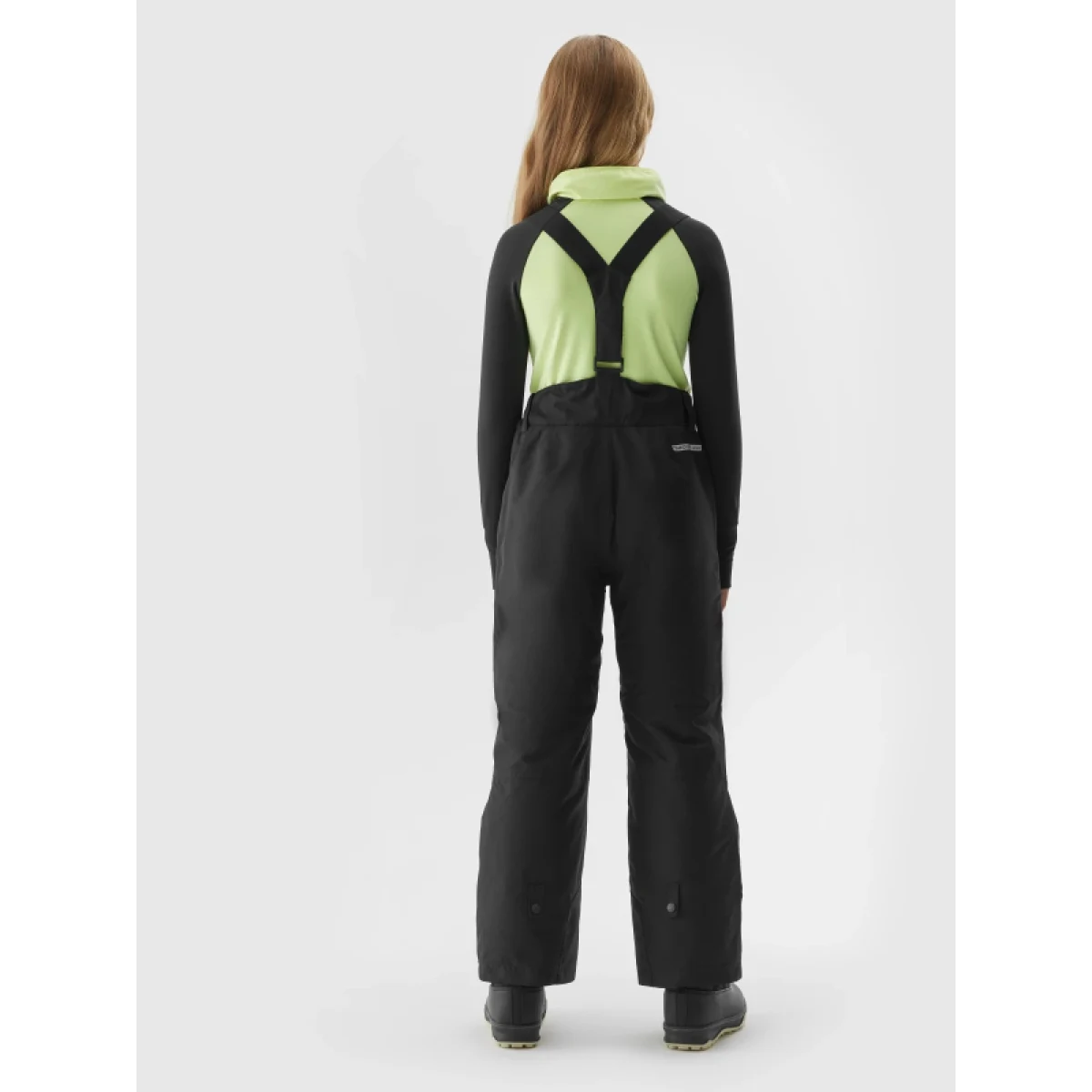 Dievčenské lyžiarske nohavice 4F JUNIOR TROUSERS FNK-JAW23TFTRF353-21S-BLACK · záber 4