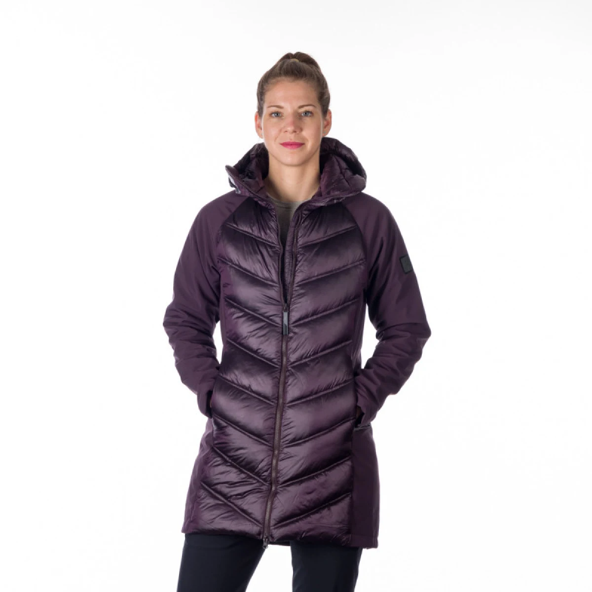 Dámska turistická softshellová bunda NORTHFINDER MARGIE-532-darkplum · záber 3