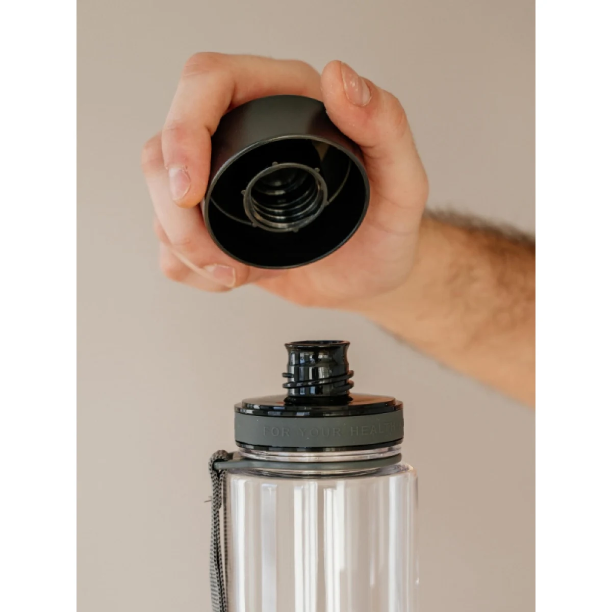 Fľaša EQUA Plain Black, 600 ml · záber 3