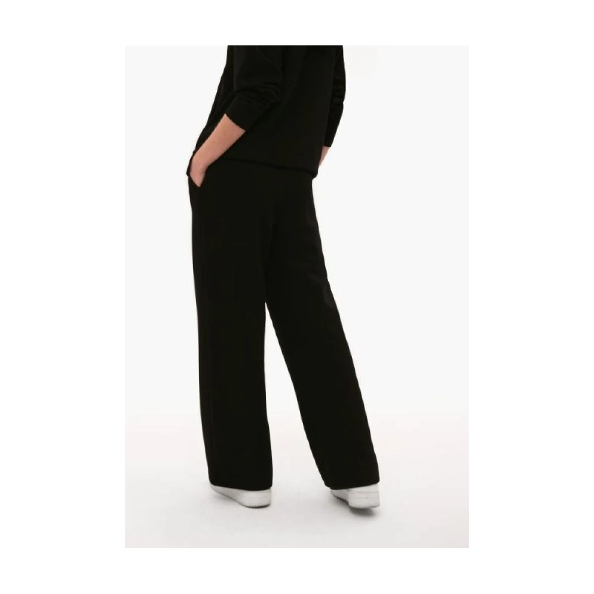 Dámske tepláky VOLCANO EVA-700-BLACK · záber 2