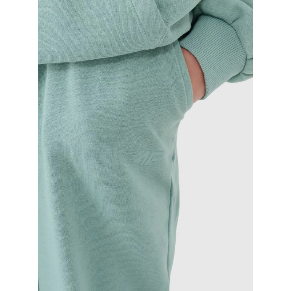 Dievčenské tepláky 4F JUNIOR TROUSERS CAS F0950-47S-MINT · záber 2