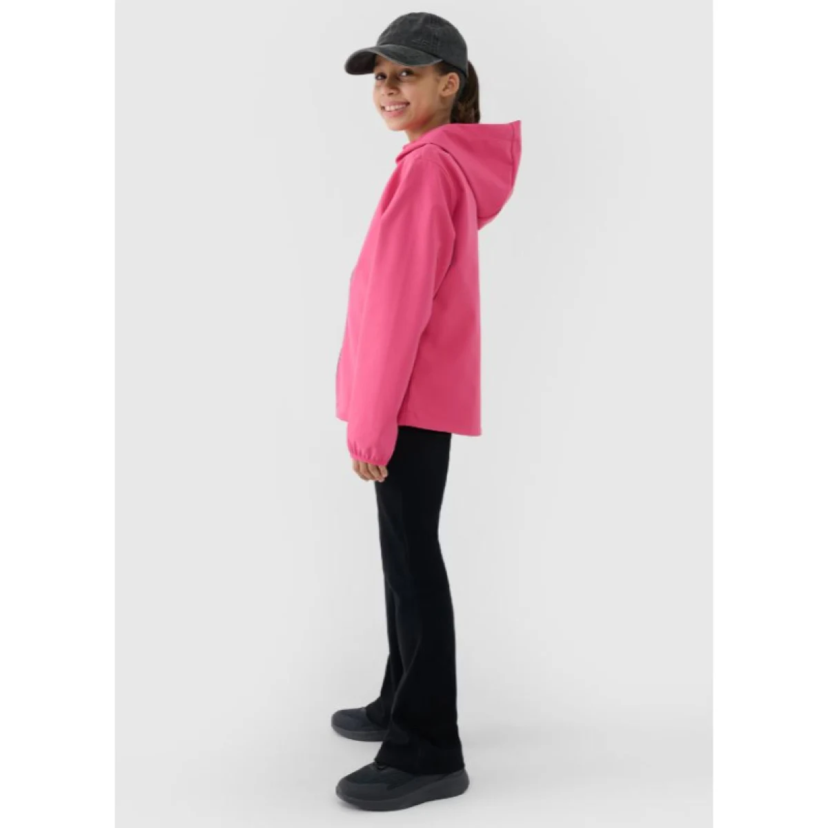 Dievčenská tréningová softshellová bunda s kapucňou 4F JUNIOR SOFTSHELL JACKET-JWSS25TSOFF305-54S-PINK · záber 3