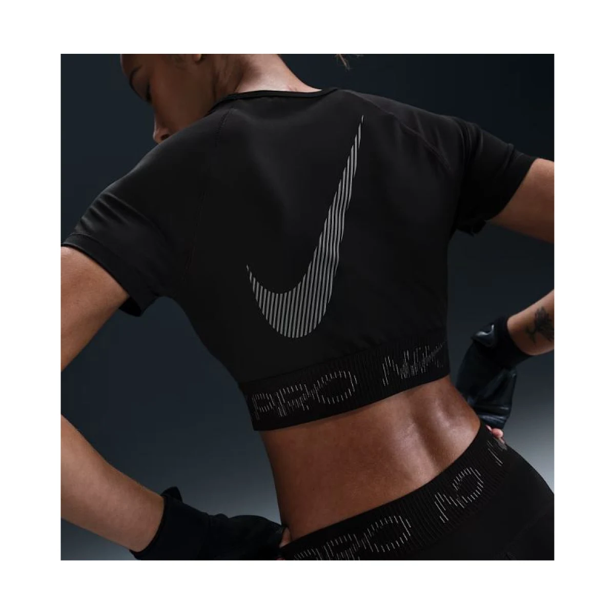 Dámske tréningové tričko s krátkym rukávom NIKE PRO W NP DF SS CROP TOP TT GX · záber 2