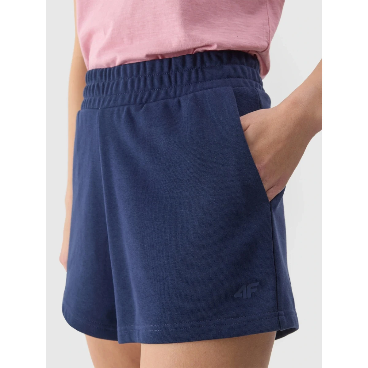 Dámske teplákové kraťasy 4F SHORTS CAS-4FWSS24TSHOF286-31S-NAVY · záber 4