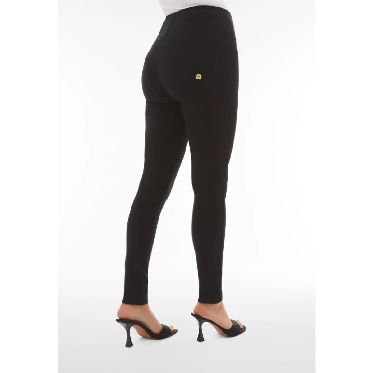 Dámske jeggings nohavice FREDDY WR.UP® skinny push up organic cotton trousers with high waist-Black · záber 3