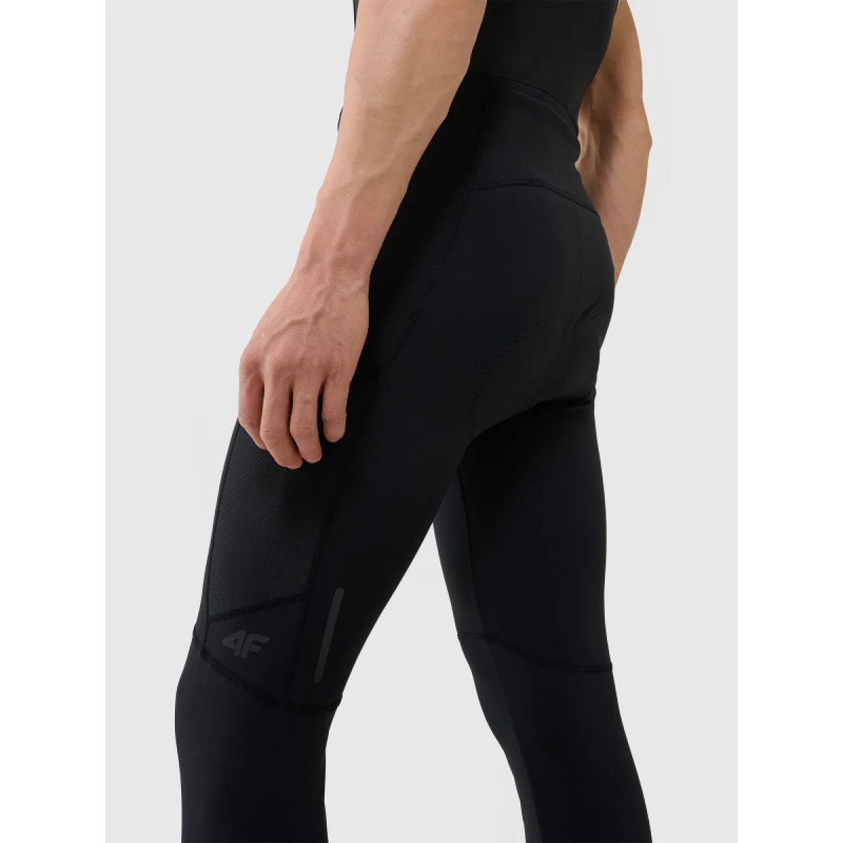 Pánske cyklistické nohavice 4F TIGHTS FNK-WSS25TFTIM329-20S-DEEP BLACK · záber 4
