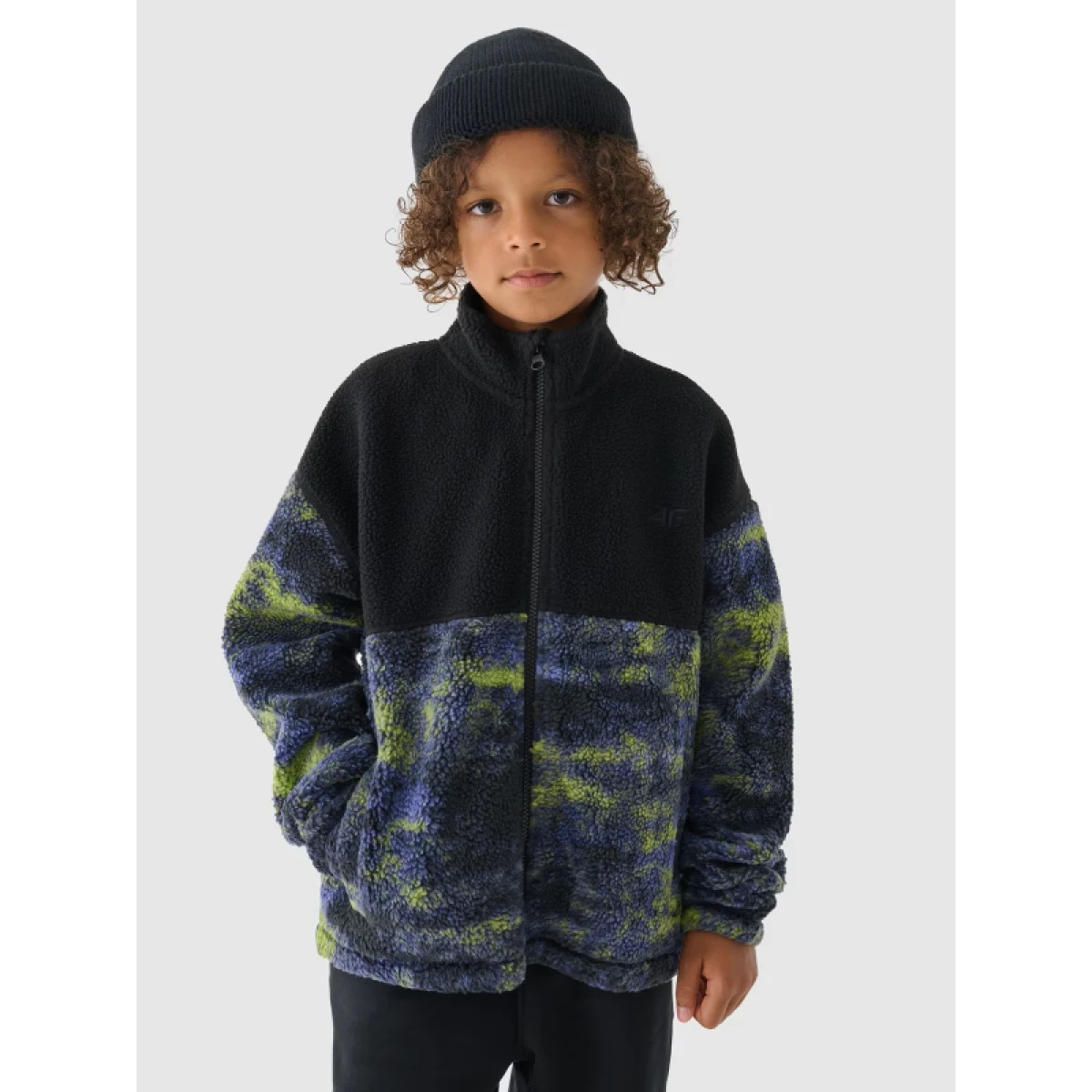 Chlapčenská flisová mikina so zipsom 4F JUNIOR FLEECE-JWAW24TFLEM246-20S-DEEP BLACK · záber 2