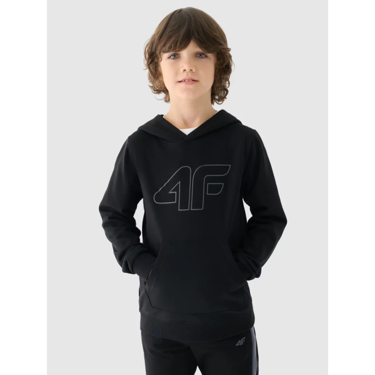 Chlapčenská mikina s kapucňou 4F JUNIOR SWEATSHIRT-JWMM00TSWSM1292-21S-BLACK · záber 2