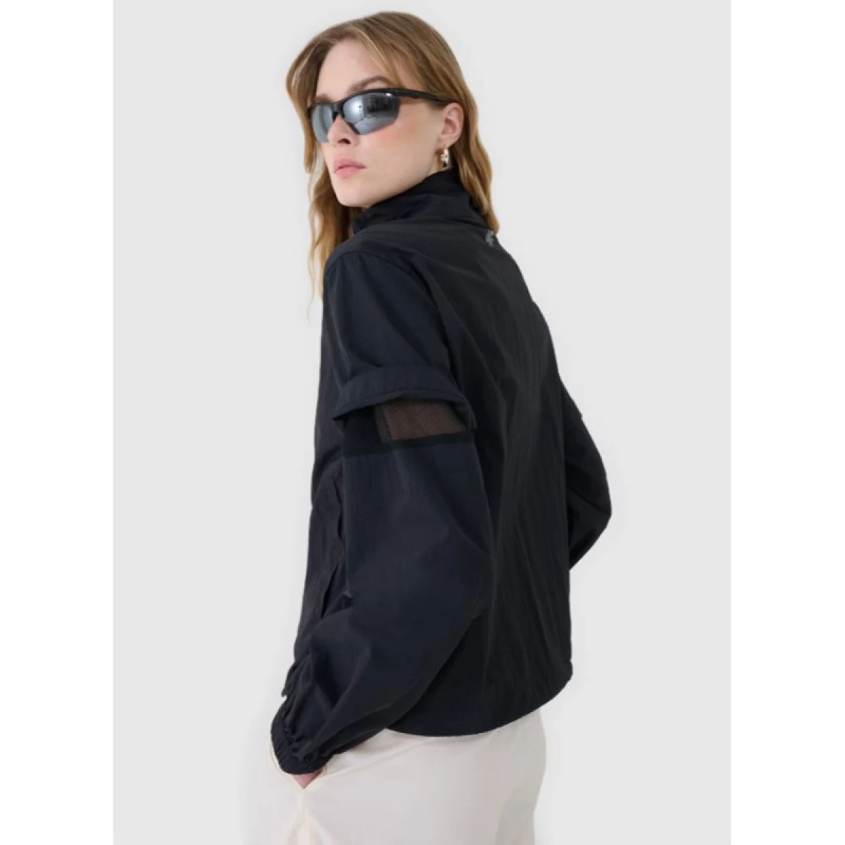 Dámska bunda 4F JACKET-WSS25TJACF190-20S-DEEP BLACK · záber 3