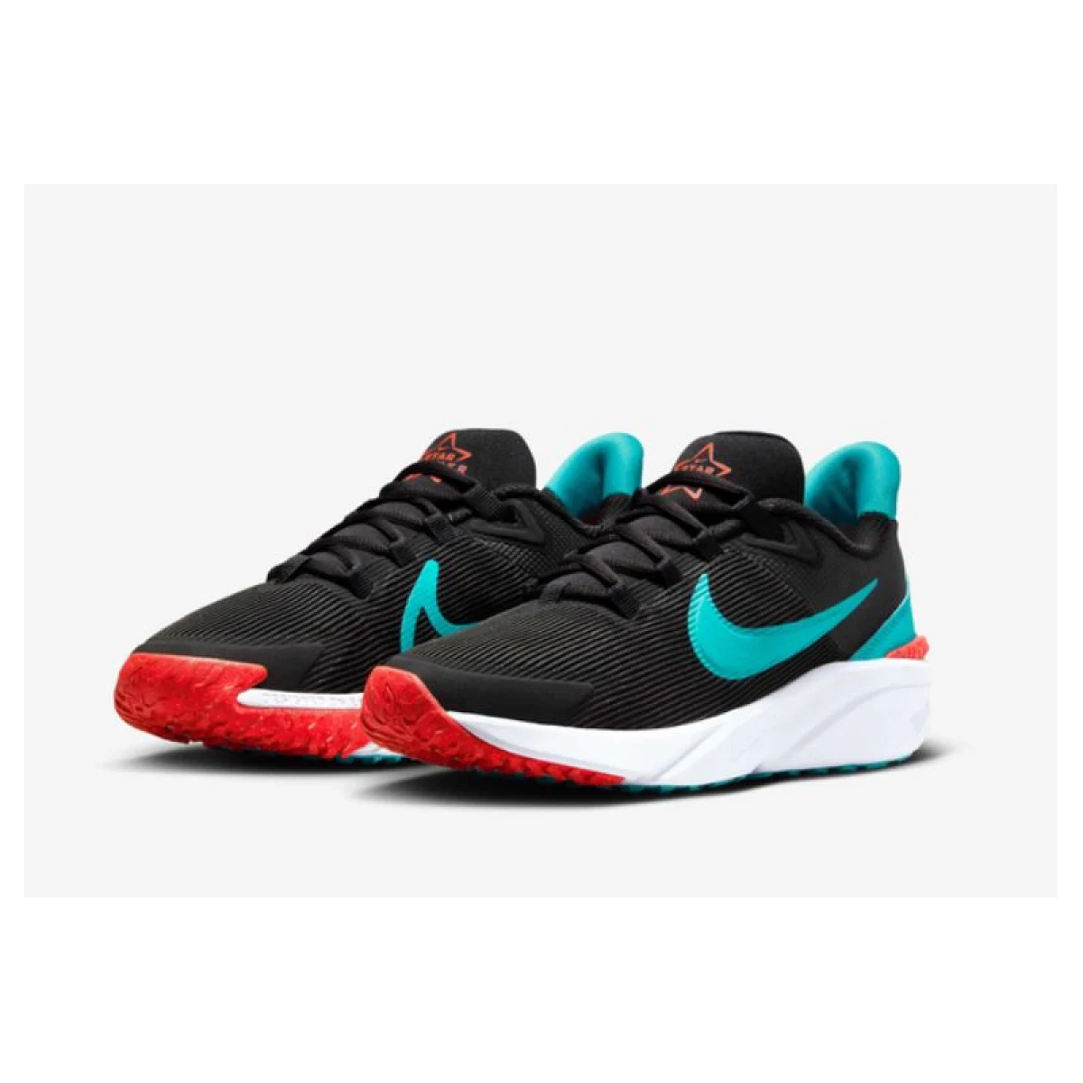 Chlapčenská športová obuv (tréningová) NIKE Star Runner 4 Jr black bright crimson white dusty cactus · záber 4