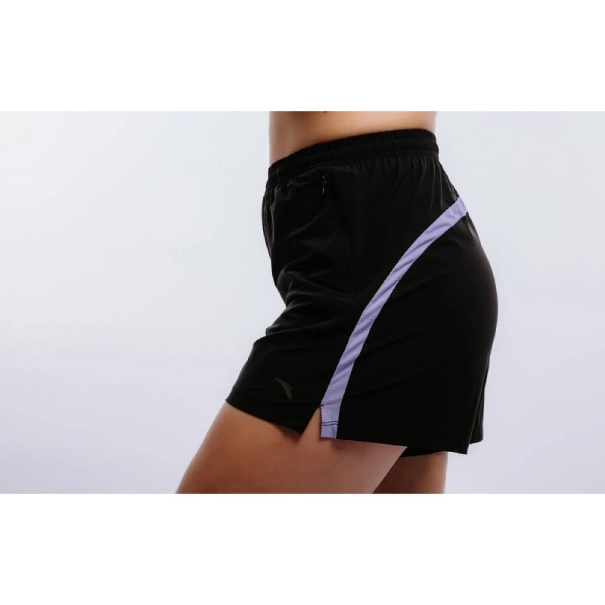 Dámske bežecké kraťasy ANTA Shorts-862225506-2-SS22_Q2-Basic Black Ice Crystal Violet · záber 3