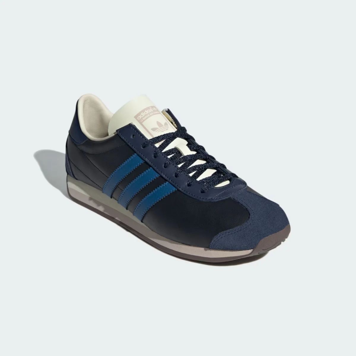 Pánska vychádzková obuv ADIDAS ORIGINALS Country OG M core black dark marine cream white · záber 4