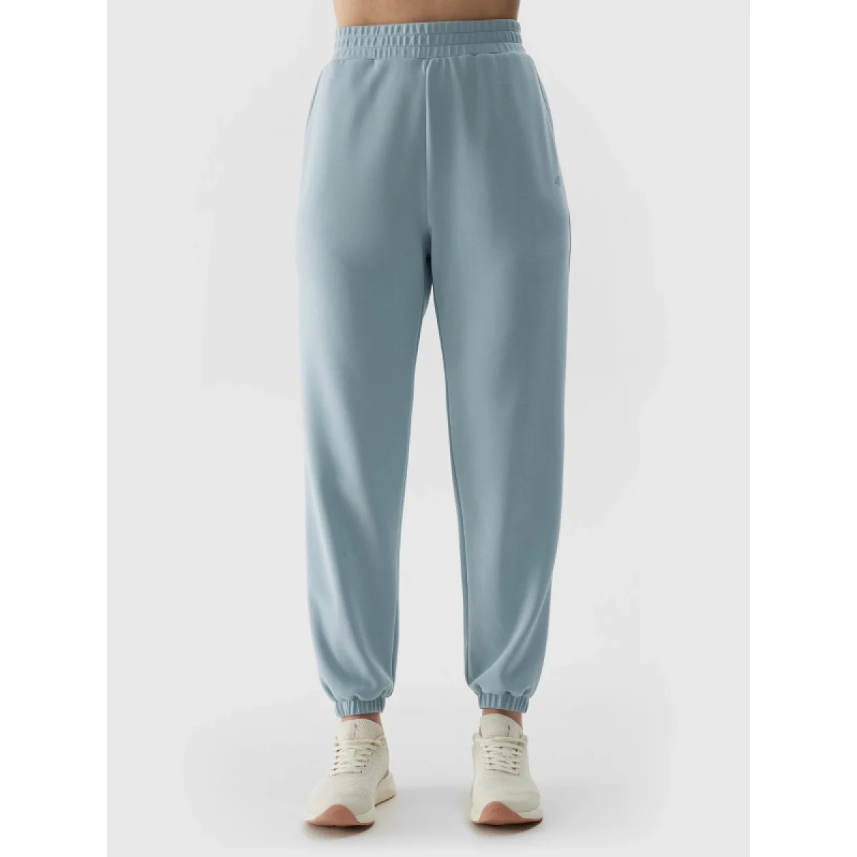 Dámske tepláky 4F TROUSERS-4FWSS24TTROF642-34S-LIGHT BLUE · záber 3