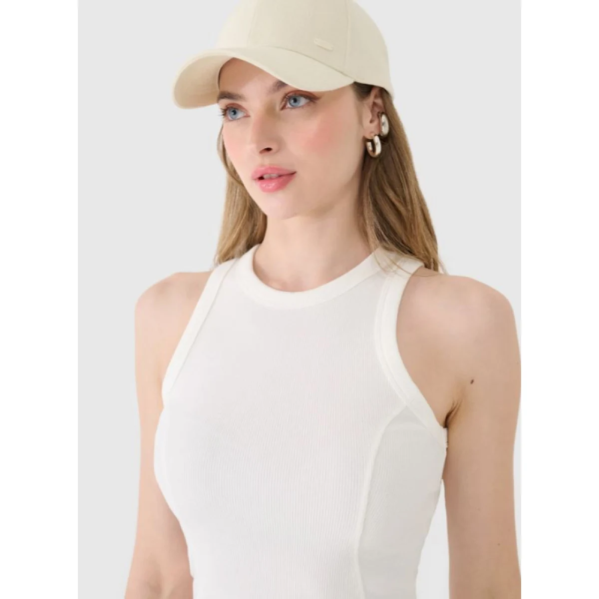 Dámske tielko 4F SLEEVELESS F119-11S-OFF WHITE · záber 2