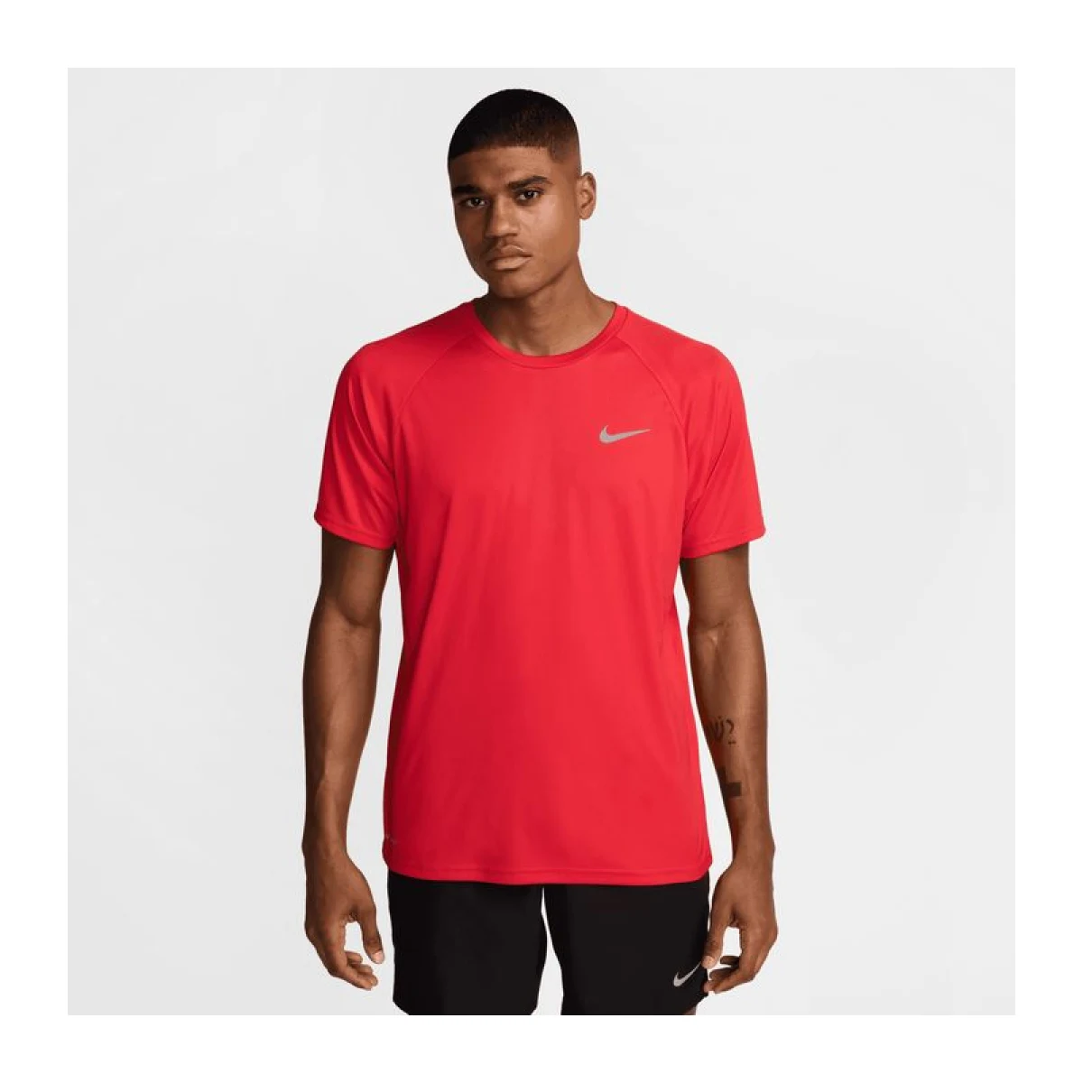 Pánske tréningové tričko s krátkym rukávom NIKE SWIM ESSENTIAL UNIVERSITY RED-UNIVERSITY RED · záber 2