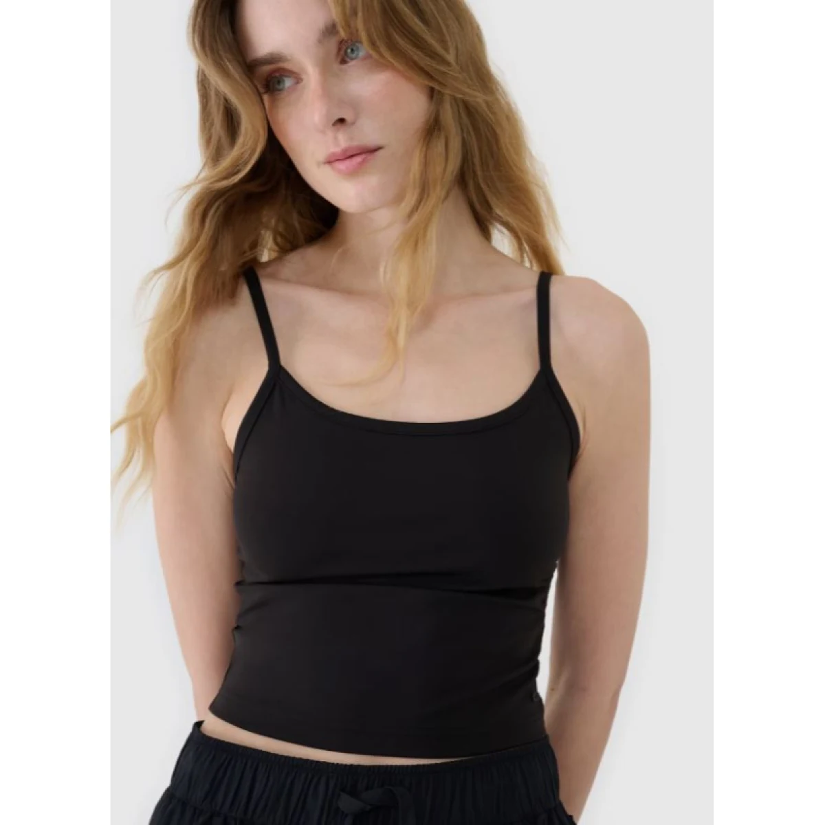 Dámske tielko 4F SLEEVELESS F127-20S-DEEP BLACK · záber 2