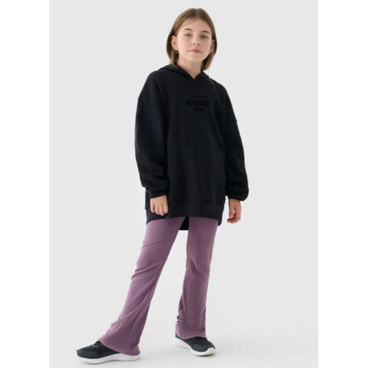 Dievčenská mikina s kapucňou 4F JUNIOR SWEATSHIRT-JWAW24TSWSF1218-20S-DEEP BLACK · záber 3