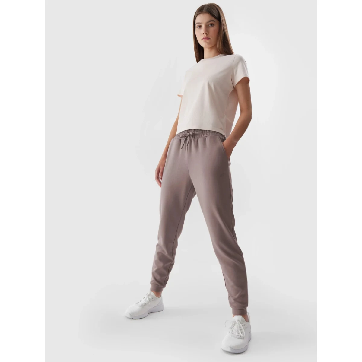 Dámske tepláky 4F TROUSERS-AW23TTROF507-83S-BEIGE · záber 4