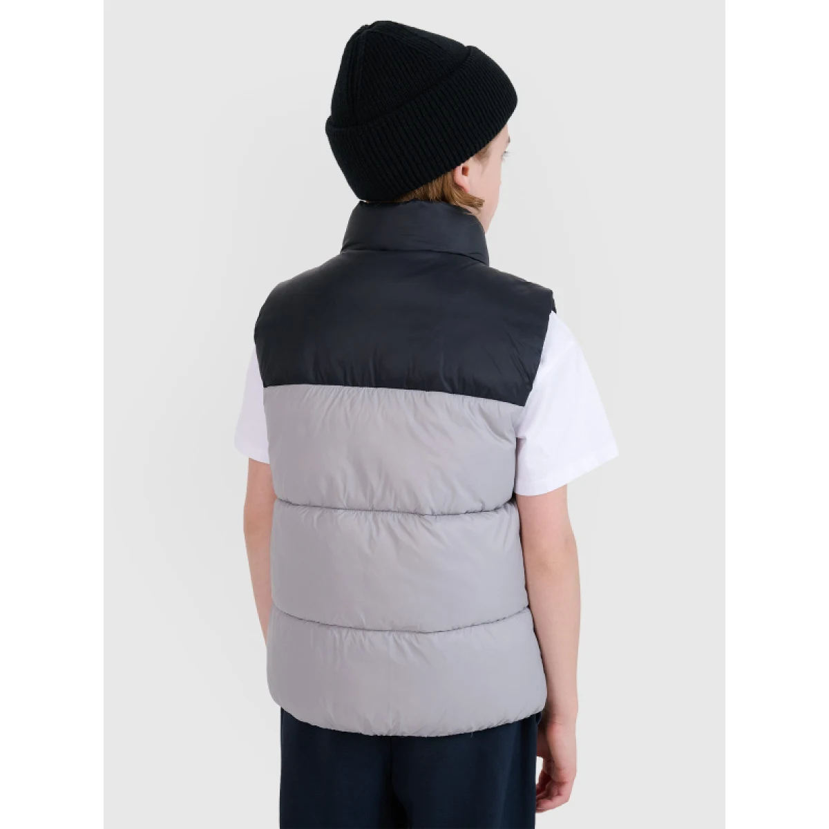 Chlapčenská vesta 4F JUNIOR VEST JACKET-JWSS25TVJAM208-25S-GREY · záber 3