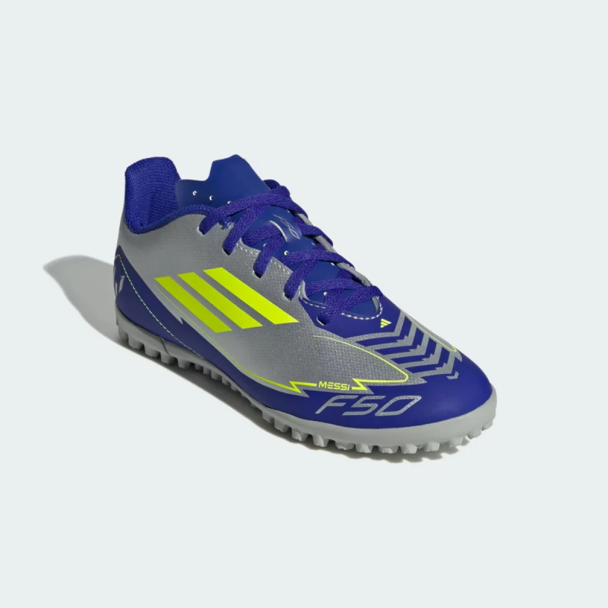 Chlapčenské futbalové kopačky turfy ADIDAS F50 Club Messi Jr TF silver metallic solar yellow lucid blue · záber 3