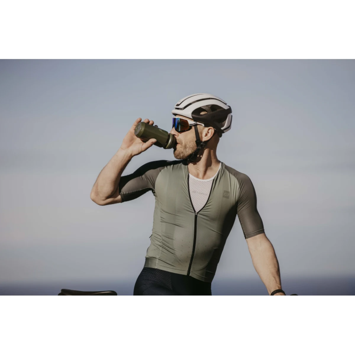Fľaša na bicykel FORCE BIO EARTH 0,5 l, green-gray · záber 3