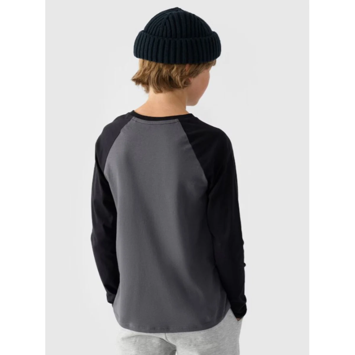 Chlapčenské tričko s dlhým rukávom 4F JUNIOR LONGSLEEVE-JWAW24TLONM293-22S-ANTHRACITE · záber 3