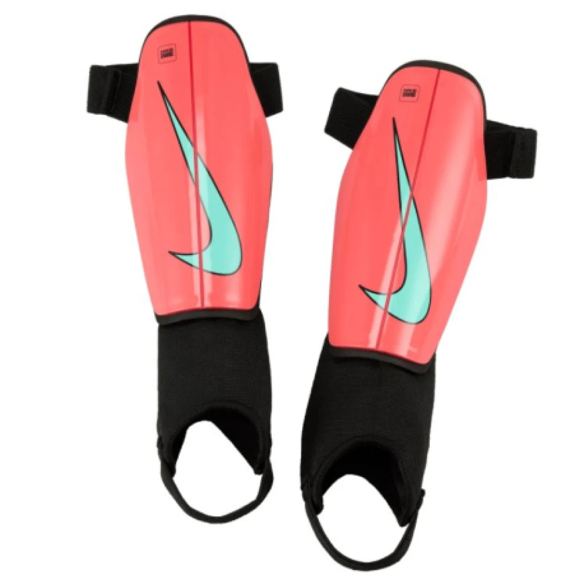 Futbalový chránič NIKE Charge (SP55)(52) · záber 1