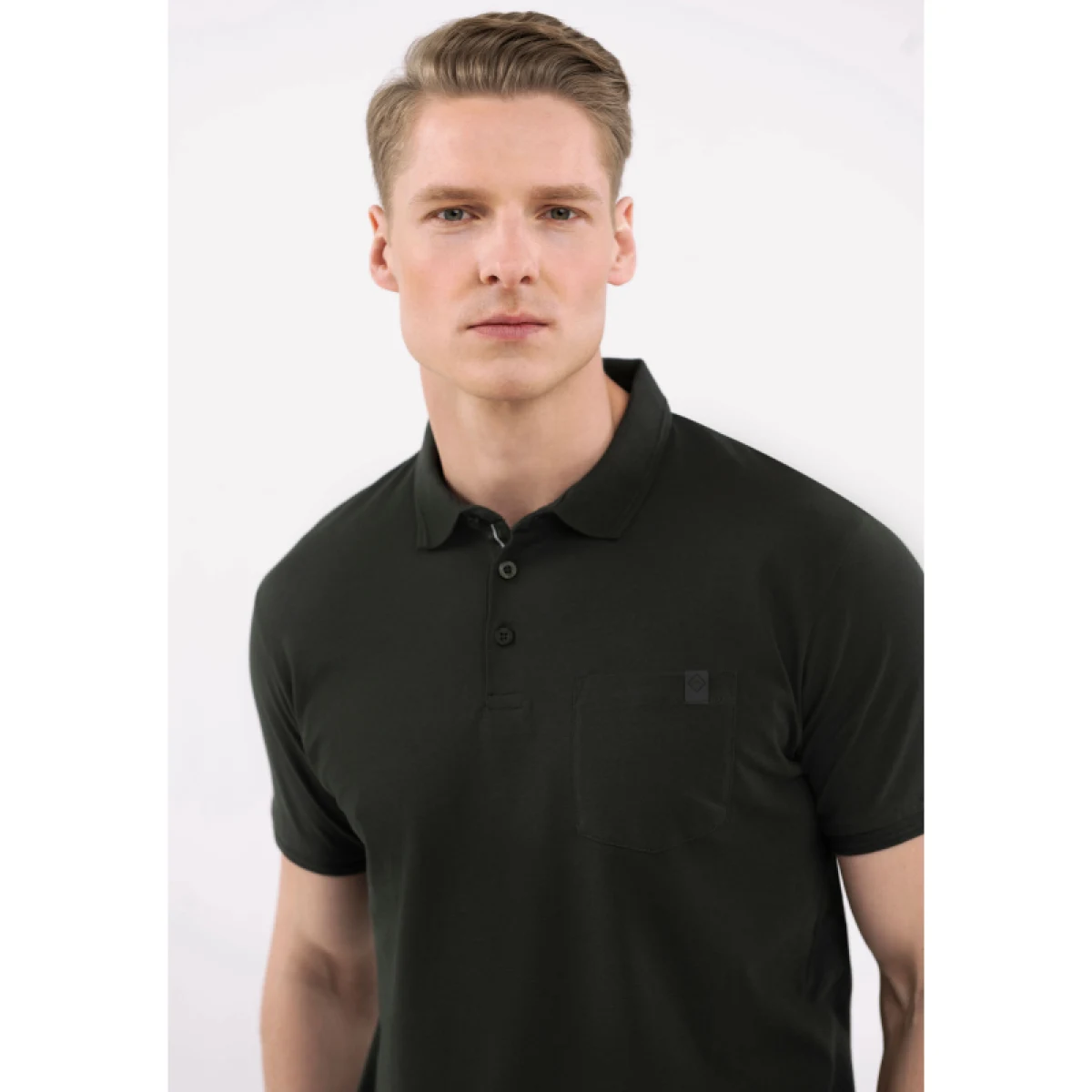 Pánske polo tričko s krátkym rukávom VOLCANO O-DRAGO-700-BLACK · záber 5