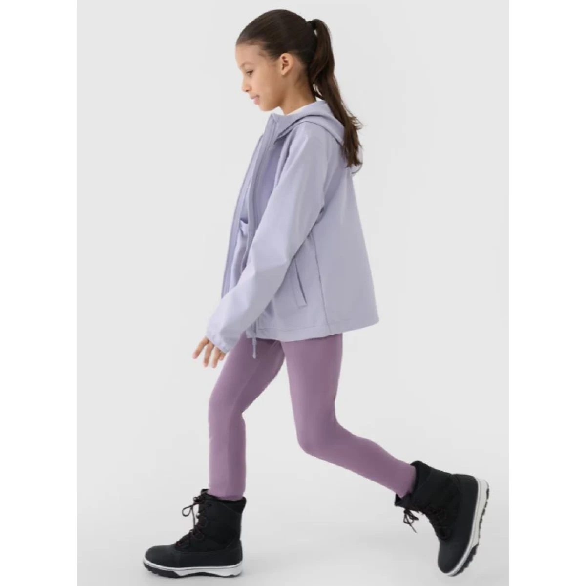 Dievčenská tréningová softshellová bunda s kapucňou 4F JUNIOR SOFTSHELL JACKET-JWSS25TSOFF305-27S-GREY · záber 5