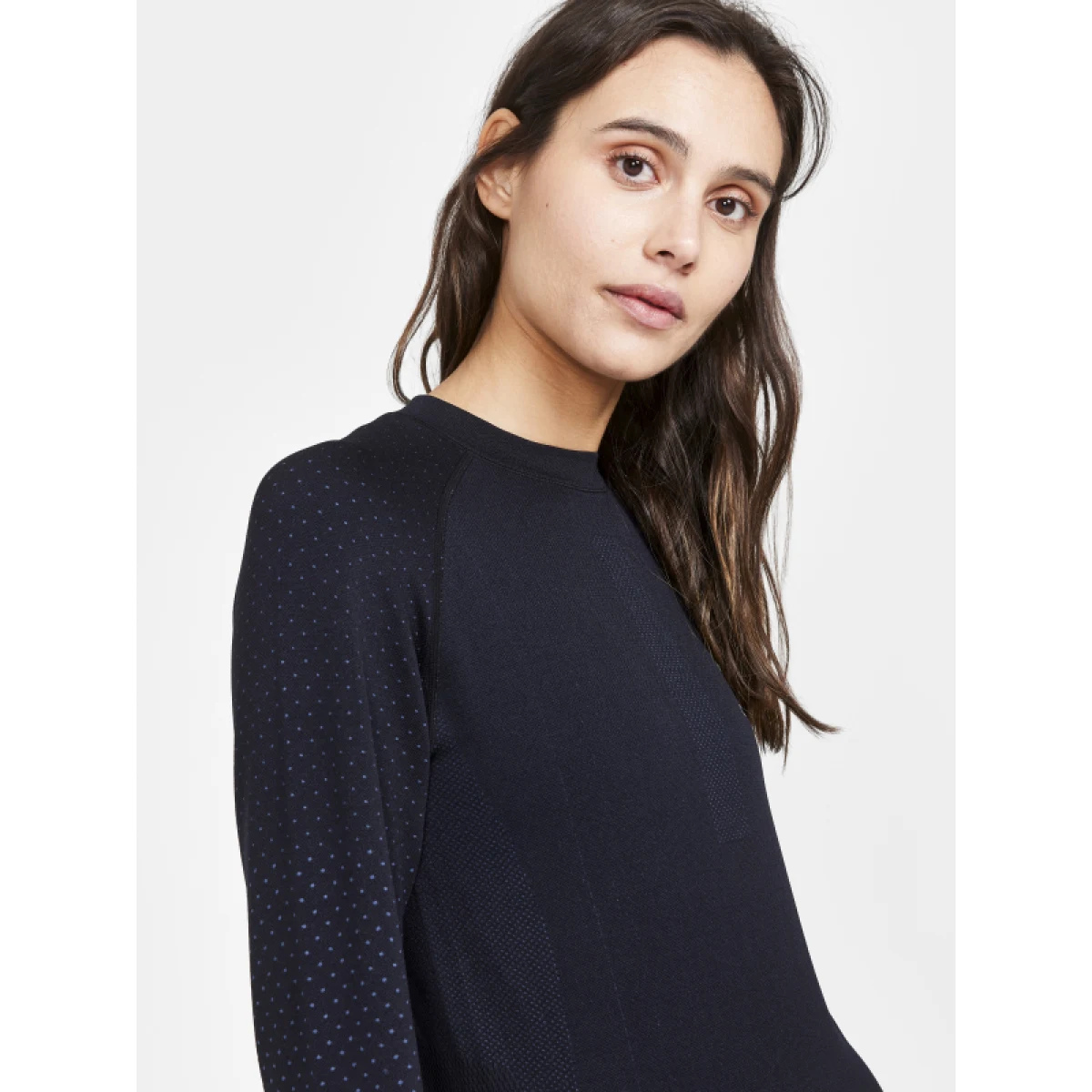 Dámske termo tričko s dlhým rukávom CRAFT ADV WARM INTENSITY LS W-999000-Black · záber 5
