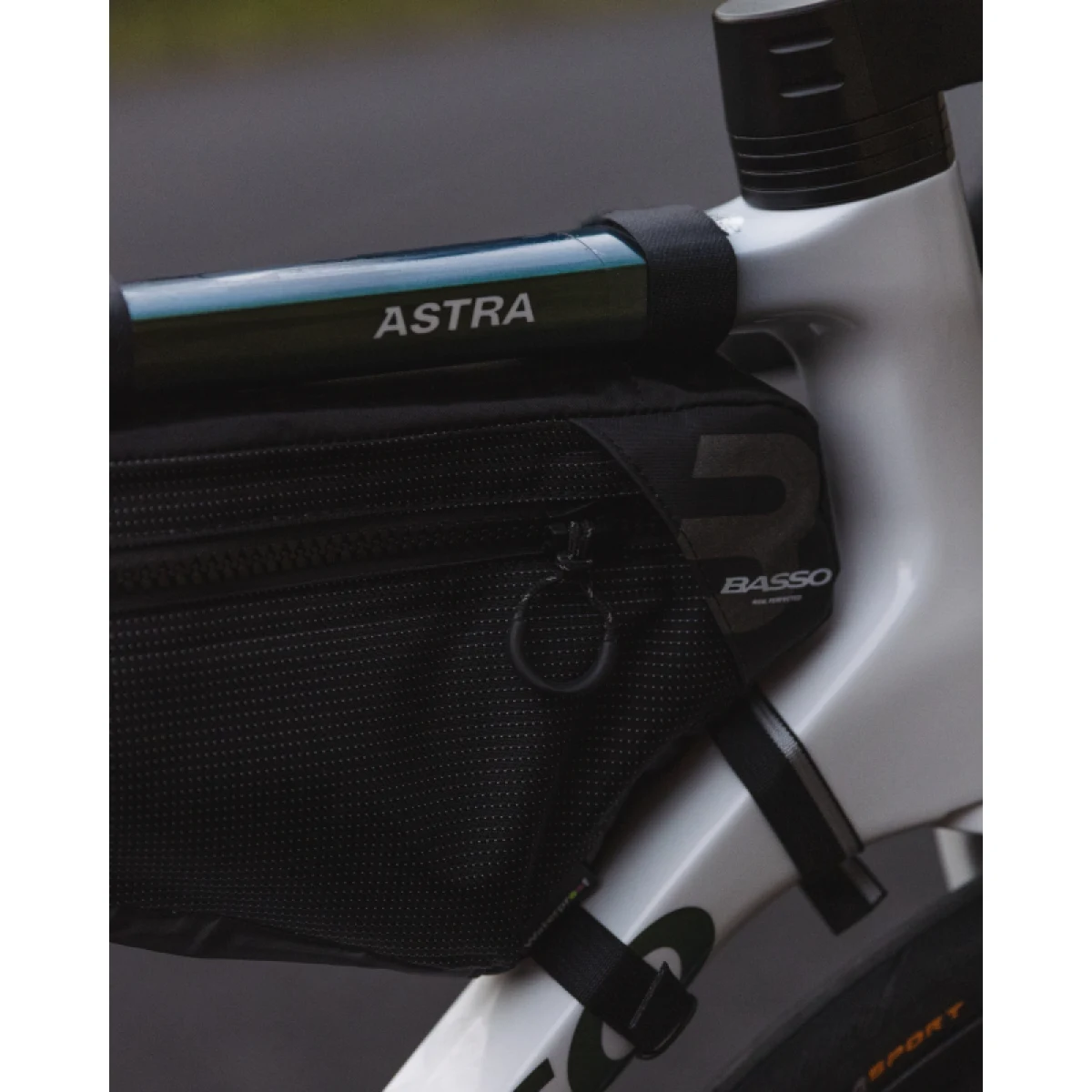 Cestný bicykel BASSO Astra disc, Shimano 105 Di2, Microtech MrLite, pop green · záber 4
