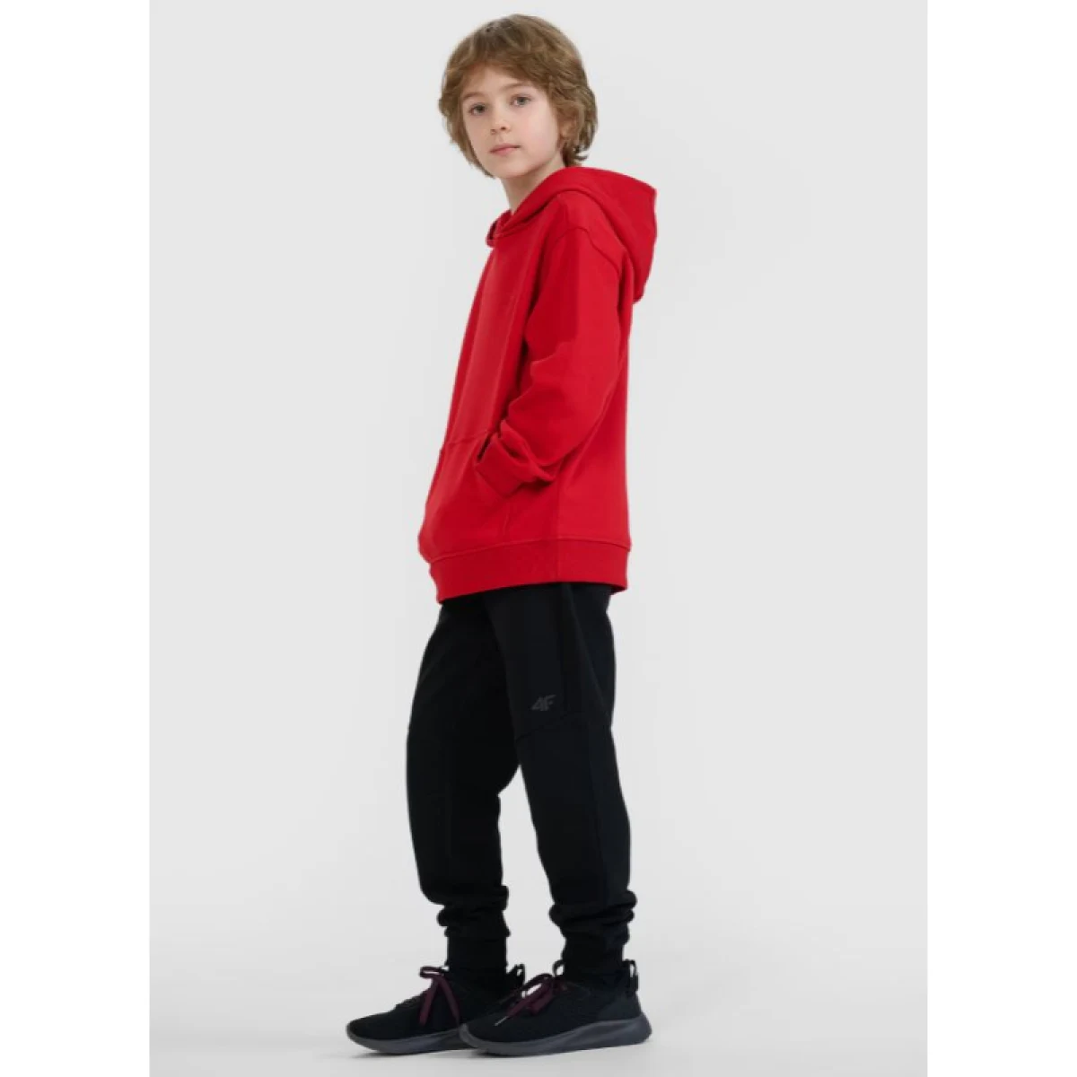 Chlapčenské tepláky 4F JUNIOR TROUSERS CAS M1103-20S-DEEP BLACK · záber 3