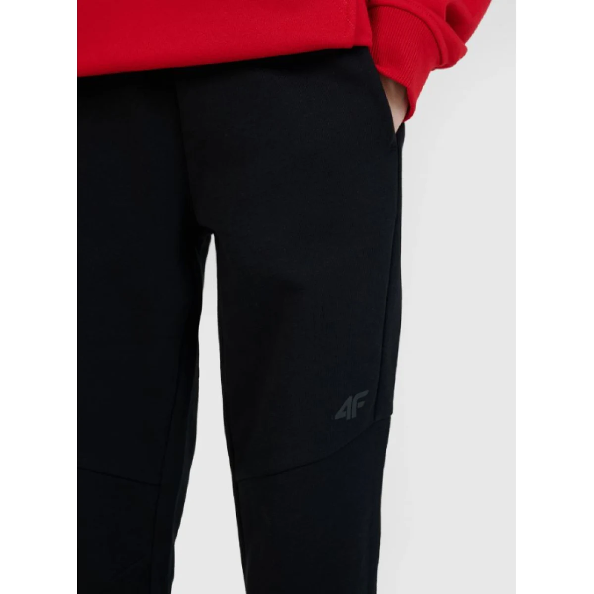 Chlapčenské tepláky 4F JUNIOR TROUSERS CAS M1103-20S-DEEP BLACK · záber 5
