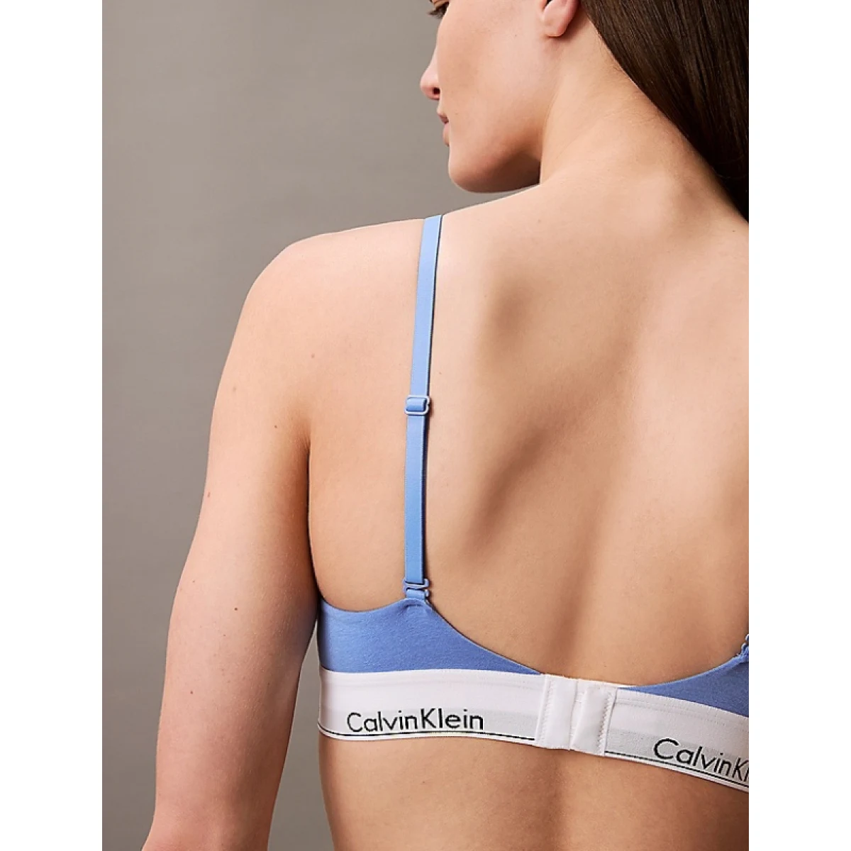 Dámska podprsenka CALVIN KLEIN LIGHTLY LINED TRIANGLE · záber 3