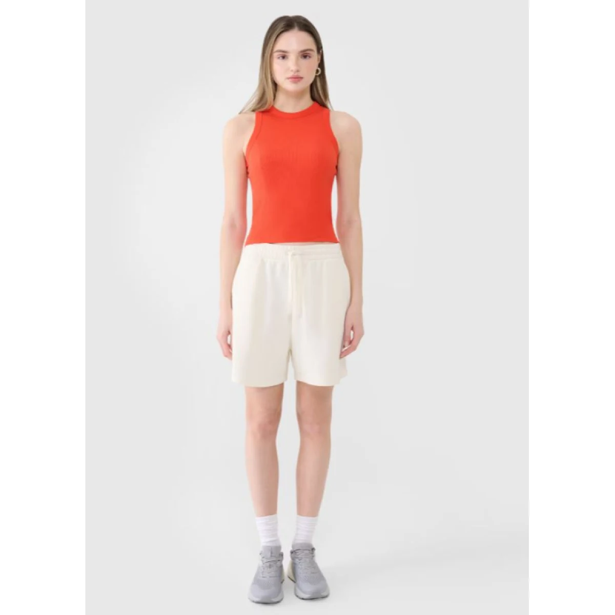Dámske kraťasy 4F SHORTS CAS F529-11S-OFF WHITE · záber 4