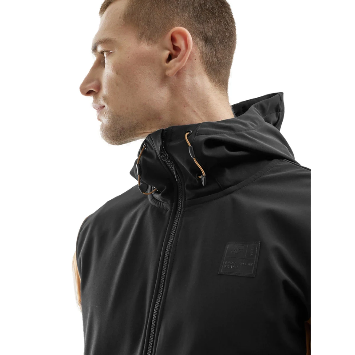 Pánska turistická softshellová bunda 4F SOFTSHELL JACKET-AW23TSOFM155-82S-LIGHT BROWN · záber 2